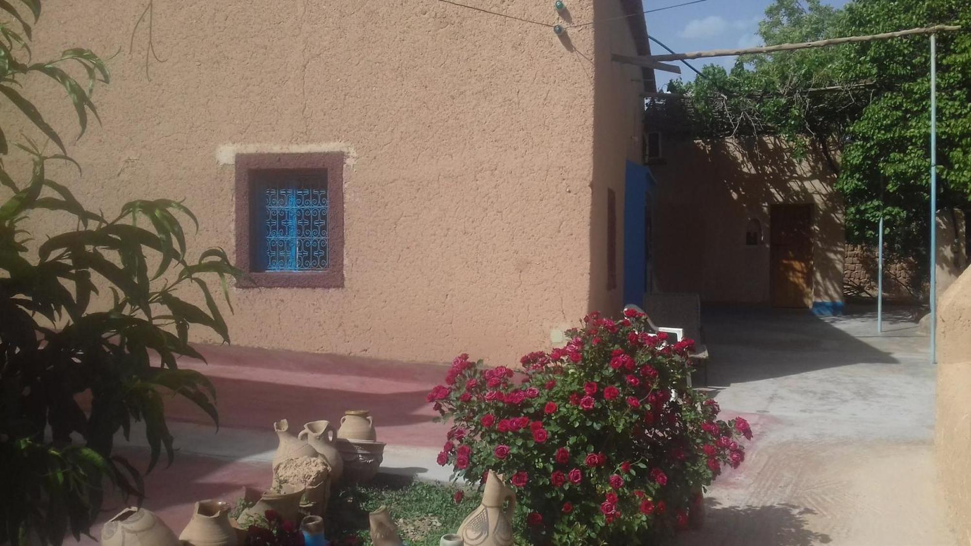 Ecolodge Miss Rose Chez La Famille Boumalne Exterior foto