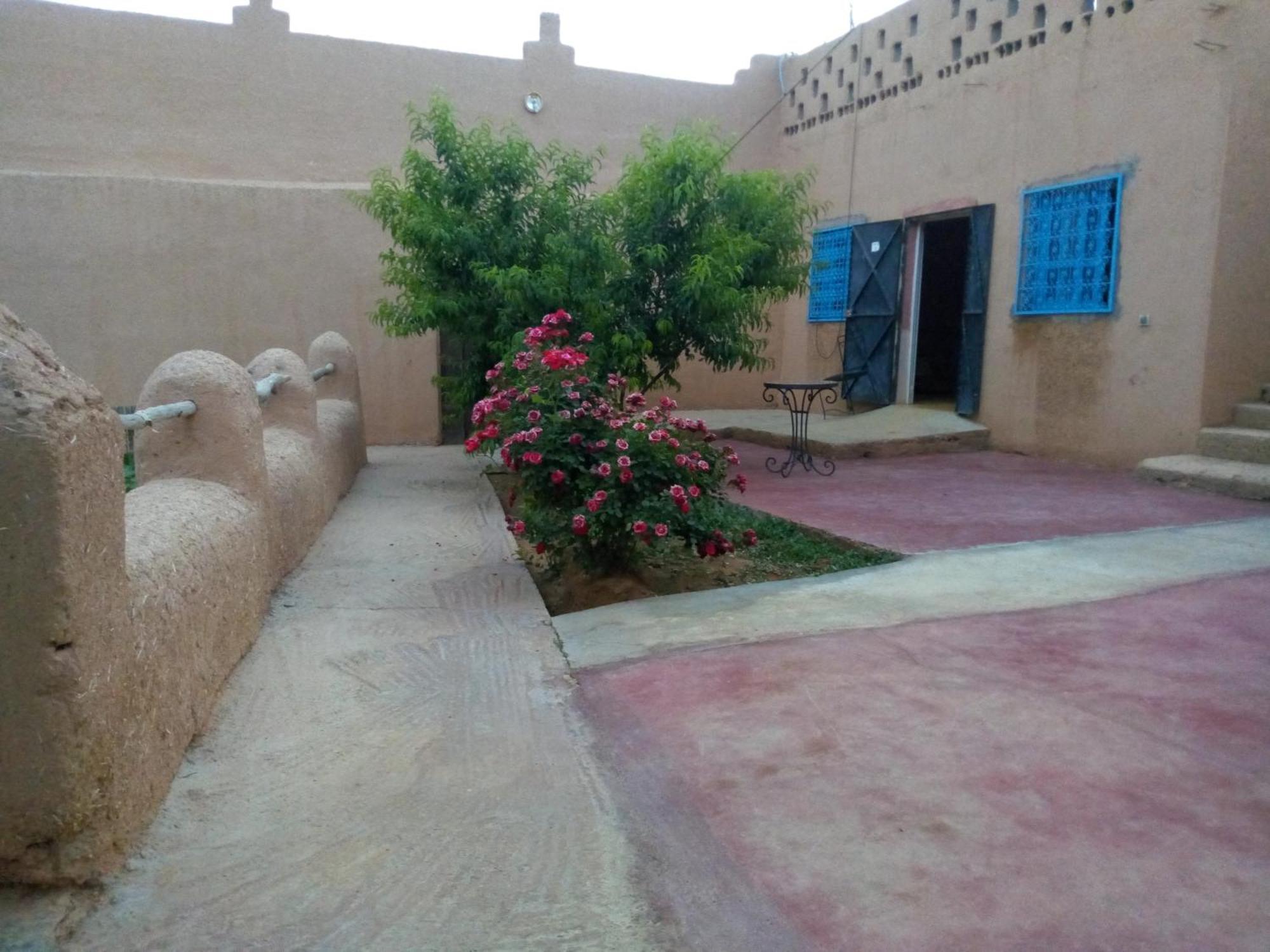 Ecolodge Miss Rose Chez La Famille Boumalne Exterior foto